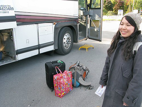 Toshiko leaves by bus